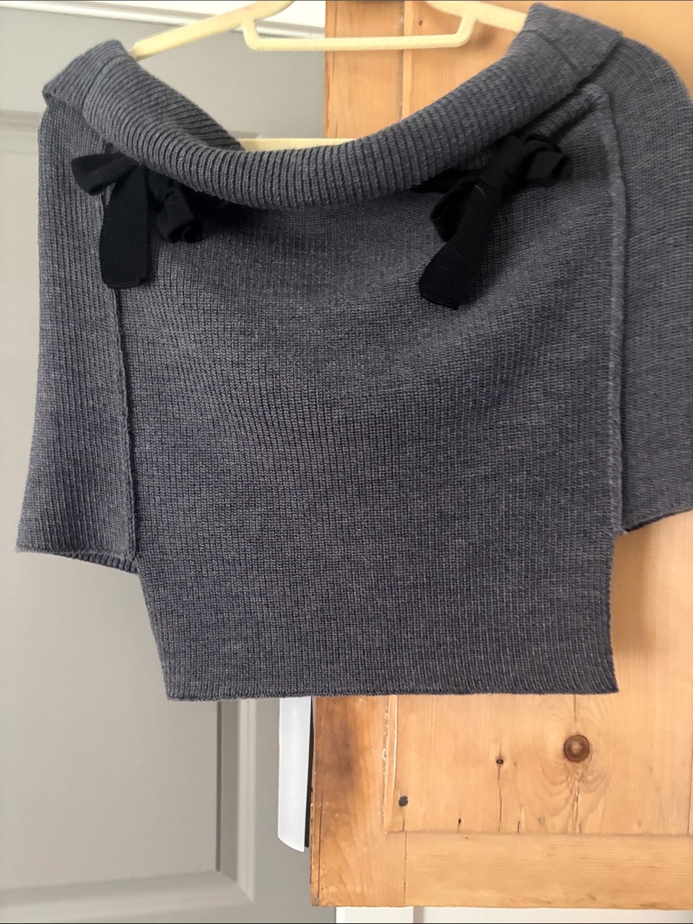 Women's Gray Off-the-Shoulder Cropped Knit Sweater with Bow Accents